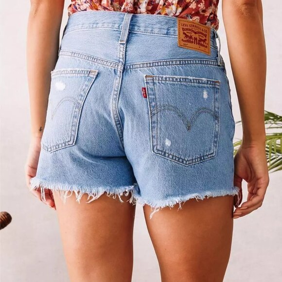 Levis 501 Original Jean Shorts Size 8 Cut Offs Button Fly High Rise Distressed - Picture 4 of 8